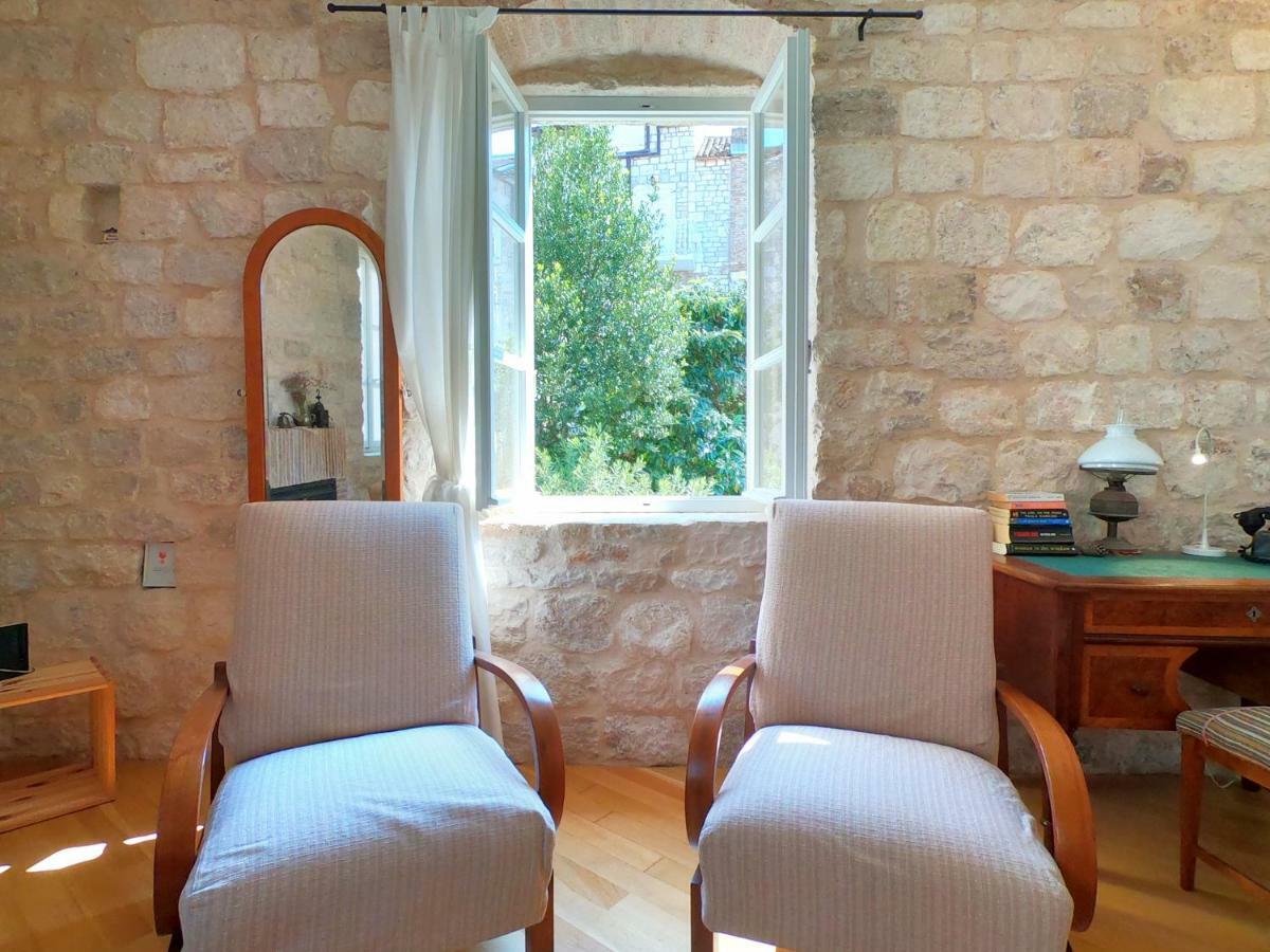 Historic Piazza House&Romantic Hidden Garden Hvar Town Buitenkant foto